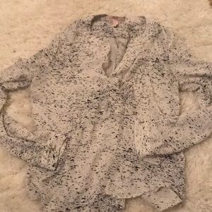 Flowy cookies and cream esq blouse